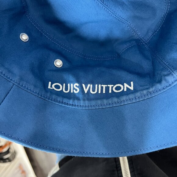 $705 Louis Vuitton 2020 Blue Monogram Reversible Essential Cotton Bucket Hat 62 - Picture 8 of 12